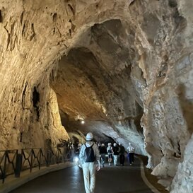 Visite guidate alla Grotta di San Giovanni Sabato e domenica e festivi alle ore 11:00, 14:00 e 16:00