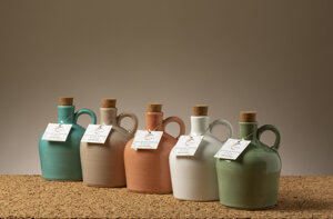 bottiglia-in-ceramica-da-500-ml-con-olio-extra-vergine-di-oliva-di-categoria-superiore