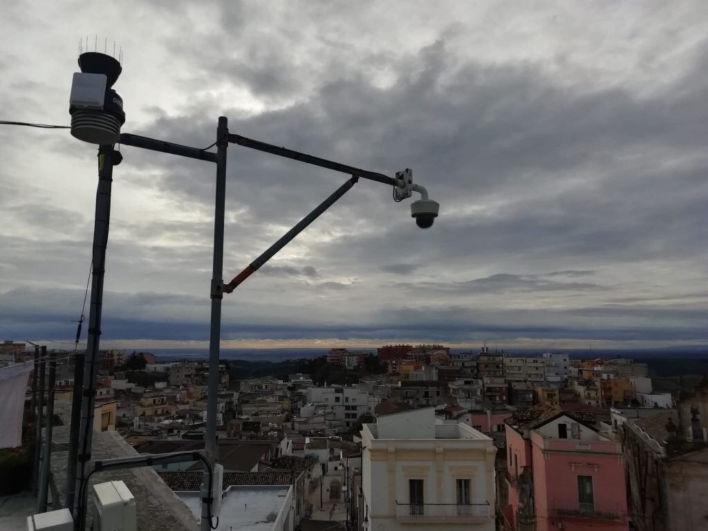 Nuova capannina meteorologica a Montescaglioso - un aiuto in agricoltura Nuova capannina meteorologica a Montescaglioso - un aiuto in agricoltura
