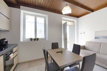 1f9c9281-d4eb-459b-93e0-71624b304715