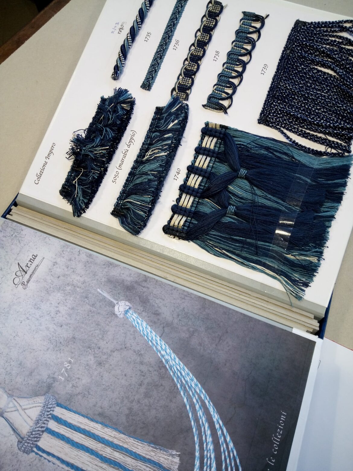 Collezione Impero in fiocco viscosa e acetato