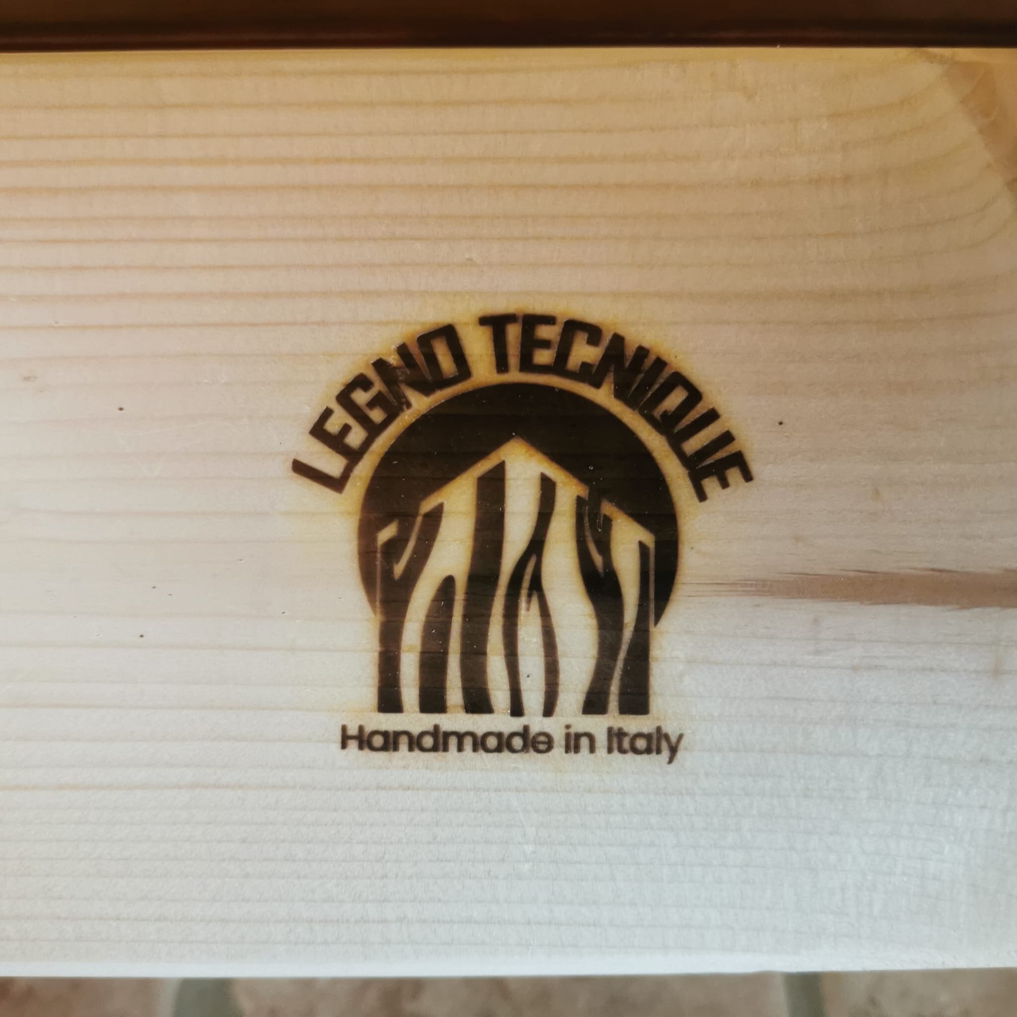 Il timbro a fuoco un gesto antico nel mondo moderno.