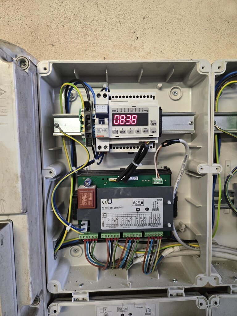 infra - quadro comandi 4 moduli.jpeg