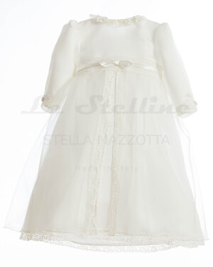 abito-da-battesimo-con-manica-lunga-in-raso-e-merletto