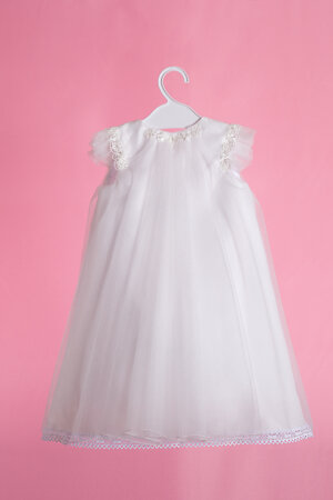 abito-da-battesimo-a-tunica-in-tulle-ricamato