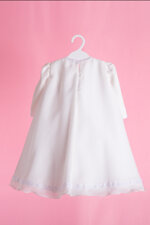 abito-da-battesimo-a-tunica-con-manica-lunga-in-chiffon-rifinito-con-merletto