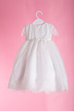 abito-da-battesimo-in-pizzo-chantilly-ricamato