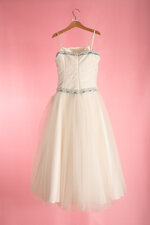 abito-da-comunione-avorio-e-verde-in-tulle-e-pizzo-chantilly