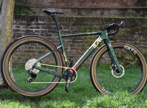 veloce%20verde%20opaca_0489.jpeg veloce%20verde%20opaca_0489.jpeg