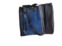 b8c44103-b598-438c-b453-1cce9bbba43f b8c44103-b598-438c-b453-1cce9bbba43f