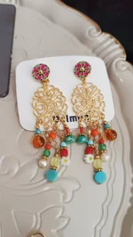 orecchini-pendenti-chandelier-con-top-smaltato-e-frangine-con-perline-gipsy