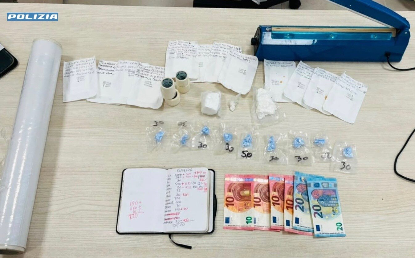 Marcianise, scoperta una fiorente attività di spaccio: arrestato un 56enne