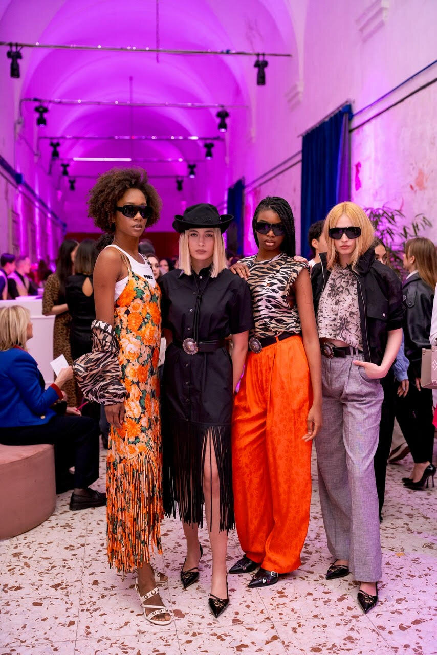 Pinko, Trunk Show con 300 ospiti: riflettori sulla collezione Spring–Summer 2026