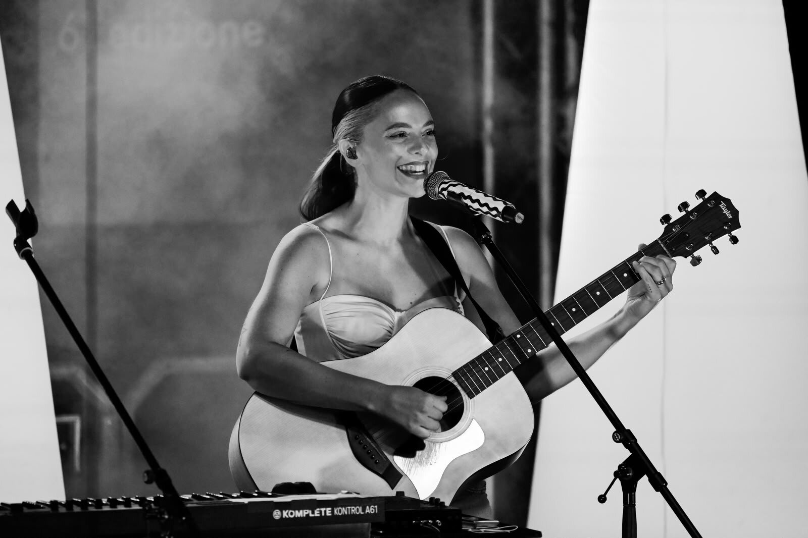 Francesca Michielin “strega” il Centro Storico di Rende: migliaia di persone nel Borgo Antico per il live del 61° Settembre Rendese
