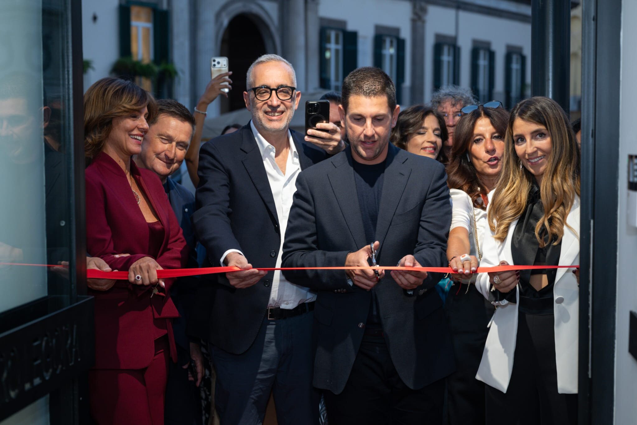 ALESSANDRO LEGORA APRE NEL SALOTTO DI NAPOLI: NUOVA BOUTIQUE MONOMARCA A PIAZZA DEI MARTIRI