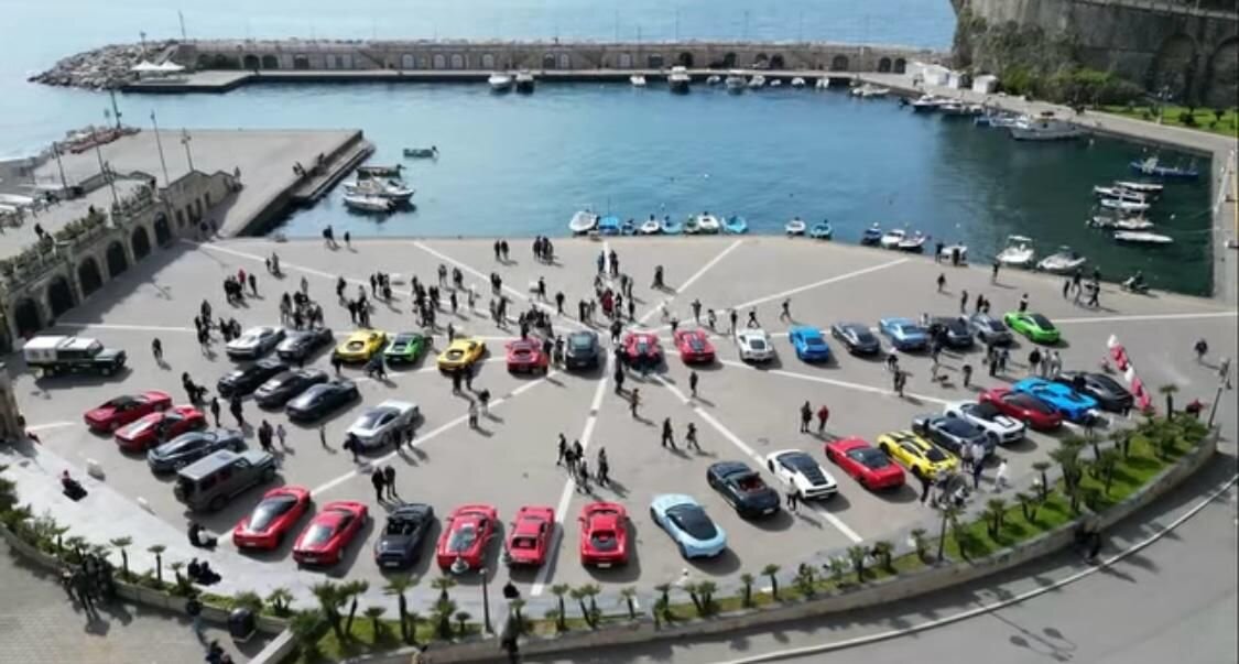 Federazione Italiana Supercar, grande successo per il raduno a Maiori: prossimo appuntamento domenica 12 aprile a Pompei