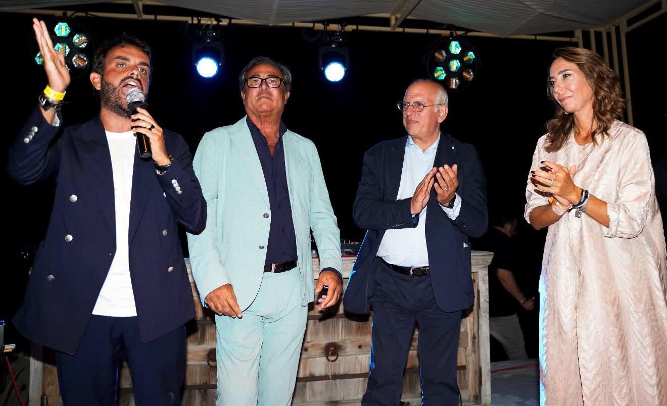 NON COMPLEANNO, BOOM DI FONDI RACCOLTI E RECORD DI PRESENZE: 60 MILA EURO ALLA FONDAZIONE MELANOMA DEL PROFESSOR ASCIERTO NON COMPLEANNO, BOOM DI FONDI RACCOLTI E RECORD DI PRESENZE: 60 MILA EURO ALLA FONDAZIONE MELANOMA DEL PROFESSOR ASCIERTO