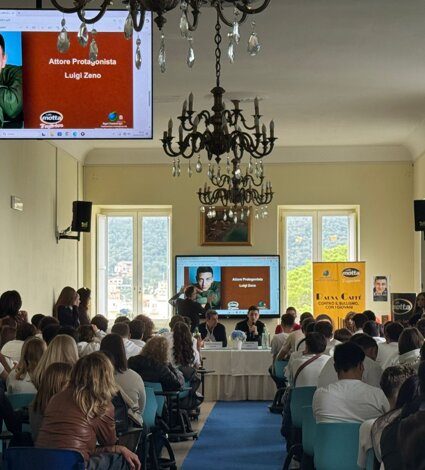 JTdCJTIyaXQlMjIlM0ElMjJhbHQlM0QlNUMlMjJMdWlnaSUyMFplbm8lMjBhbGwlRTIlODAlOTlldmVudG8lMjBQYXVzYSUyMENhZmYlQzMlQTglMjBjb250cm8lMjBpbCUyMEJ1bGxpc21vJTIwcHJvbW9zc28lMjBkYSUyMERhZ2FsJTIwQ3JlYXRpb25zJTIwQVBTJTJDJTIwcHJlc2VudGF0byUyMGRhJTIwRGFuaWVsYSUyMERlbCUyMFByZXRlJTIwY29tZSUyMFVmZmljaW8lMjBTdGFtcGElNUMlMjIlMjIlN0Q= JTdCJTIyaXQlMjIlM0ElMjJhbHQlM0QlNUMlMjJMdWlnaSUyMFplbm8lMjBhbGwlRTIlODAlOTlldmVudG8lMjBQYXVzYSUyMENhZmYlQzMlQTglMjBjb250cm8lMjBpbCUyMEJ1bGxpc21vJTIwcHJvbW9zc28lMjBkYSUyMERhZ2FsJTIwQ3JlYXRpb25zJTIwQVBTJTJDJTIwcHJlc2VudGF0byUyMGRhJTIwRGFuaWVsYSUyMERlbCUyMFByZXRlJTIwY29tZSUyMFVmZmljaW8lMjBTdGFtcGElNUMlMjIlMjIlN0Q=