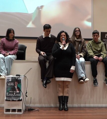 JTdCJTIyaXQlMjIlM0ElMjJhbHQlM0QlNUMlMjJMdWlnaSUyMFplbm8lMjBhbGwlRTIlODAlOTlldmVudG8lMjBQYXVzYSUyMENhZmYlQzMlQTglMjBjb250cm8lMjBpbCUyMEJ1bGxpc21vJTIwcHJvbW9zc28lMjBkYSUyMERhZ2FsJTIwQ3JlYXRpb25zJTIwQVBTJTJDJTIwcHJlc2VudGF0byUyMGRhJTIwRGFuaWVsYSUyMERlbCUyMFByZXRlJTIwY29tZSUyMFVmZmljaW8lMjBTdGFtcGElNUMlMjIlMjIlN0Q= JTdCJTIyaXQlMjIlM0ElMjJhbHQlM0QlNUMlMjJMdWlnaSUyMFplbm8lMjBhbGwlRTIlODAlOTlldmVudG8lMjBQYXVzYSUyMENhZmYlQzMlQTglMjBjb250cm8lMjBpbCUyMEJ1bGxpc21vJTIwcHJvbW9zc28lMjBkYSUyMERhZ2FsJTIwQ3JlYXRpb25zJTIwQVBTJTJDJTIwcHJlc2VudGF0byUyMGRhJTIwRGFuaWVsYSUyMERlbCUyMFByZXRlJTIwY29tZSUyMFVmZmljaW8lMjBTdGFtcGElNUMlMjIlMjIlN0Q=