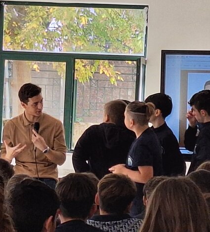 JTdCJTIyaXQlMjIlM0ElMjJhbHQlM0QlNUMlMjJMdWlnaSUyMFplbm8lMjBhbGwlRTIlODAlOTlldmVudG8lMjBQYXVzYSUyMENhZmYlQzMlQTglMjBjb250cm8lMjBpbCUyMEJ1bGxpc21vJTIwcHJvbW9zc28lMjBkYSUyMERhZ2FsJTIwQ3JlYXRpb25zJTIwQVBTJTJDJTIwcHJlc2VudGF0byUyMGRhJTIwRGFuaWVsYSUyMERlbCUyMFByZXRlJTIwY29tZSUyMFVmZmljaW8lMjBTdGFtcGElNUMlMjIlMjIlN0Q= JTdCJTIyaXQlMjIlM0ElMjJhbHQlM0QlNUMlMjJMdWlnaSUyMFplbm8lMjBhbGwlRTIlODAlOTlldmVudG8lMjBQYXVzYSUyMENhZmYlQzMlQTglMjBjb250cm8lMjBpbCUyMEJ1bGxpc21vJTIwcHJvbW9zc28lMjBkYSUyMERhZ2FsJTIwQ3JlYXRpb25zJTIwQVBTJTJDJTIwcHJlc2VudGF0byUyMGRhJTIwRGFuaWVsYSUyMERlbCUyMFByZXRlJTIwY29tZSUyMFVmZmljaW8lMjBTdGFtcGElNUMlMjIlMjIlN0Q=