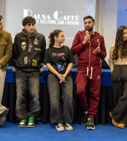 JTdCJTIyaXQlMjIlM0ElMjJhbHQlM0QlNUMlMjJDbGF1ZGlvJTIwQmVsYXJkbyUyMGUlMjBMdWlnaSUyMFplbm8lMjBhbGwlRTIlODAlOTlldmVudG8lMjBQYXVzYSUyMENhZmYlQzMlQTglMjBjb250cm8lMjBpbCUyMEJ1bGxpc21vJTIwcHJvbW9zc28lMjBkYSUyMERhZ2FsJTIwQ3JlYXRpb25zJTIwQVBTJTJDJTIwcHJlc2VudGF0byUyMGRhJTIwRGFuaWVsYSUyMERlbCUyMFByZXRlJTIwY29tZSUyMFVmZmljaW8lMjBTdGFtcGElNUMlMjIlMjIlN0Q= JTdCJTIyaXQlMjIlM0ElMjJhbHQlM0QlNUMlMjJDbGF1ZGlvJTIwQmVsYXJkbyUyMGUlMjBMdWlnaSUyMFplbm8lMjBhbGwlRTIlODAlOTlldmVudG8lMjBQYXVzYSUyMENhZmYlQzMlQTglMjBjb250cm8lMjBpbCUyMEJ1bGxpc21vJTIwcHJvbW9zc28lMjBkYSUyMERhZ2FsJTIwQ3JlYXRpb25zJTIwQVBTJTJDJTIwcHJlc2VudGF0byUyMGRhJTIwRGFuaWVsYSUyMERlbCUyMFByZXRlJTIwY29tZSUyMFVmZmljaW8lMjBTdGFtcGElNUMlMjIlMjIlN0Q=