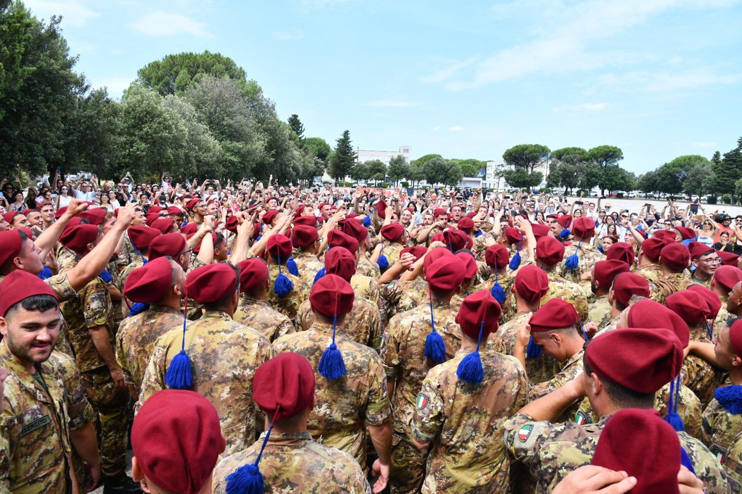 9.foto-di-gruppo-dei-neo-fanti-piumati-(1).jpeg