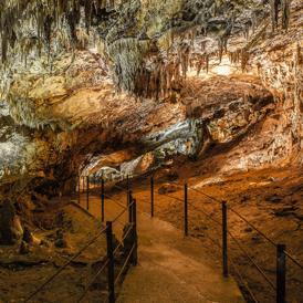 Grotte di Castelcivita Un passaggio del percorso