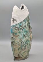 vaso-pesce-con-squame-oro-e-argento-ceramica-raku-15x30x7