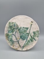 piatto-botanico-in-ceramica-raku-tracce-di-natura-diam20