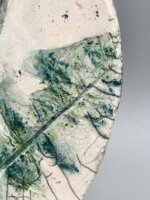 piatto-botanico-in-ceramica-raku-tracce-di-natura-diam20
