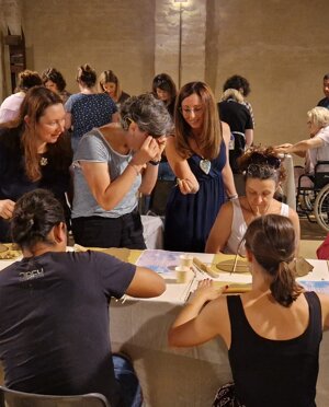 Partecipanti al workshop ceramica della bottega dei cuori