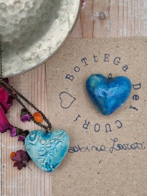 collana-con-ciondolo-cuore-tridimensionale-in-ceramica-raku