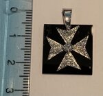 croce-celtica-in-oro-con-onice-e-diamanti