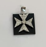 croce-celtica-in-oro-con-onice-e-diamanti