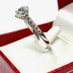 anello-solitario-con-diamante