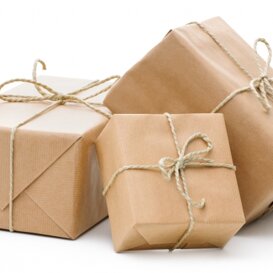 RITIRIAMO A DOMICILIO O SE PREFERISCI PASSA DA NOI Ti serve aiuto? chiedi.. rendi la spedizione dei tuoi pacchi un gioco da ragazzi.