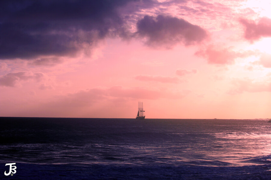Sailing ship
