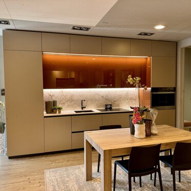 Cucina LUMINA Laminato Strip Bronze + Lucido Ruggine Cucina LUMINA Laminato Strip Bronze + Lucido Ruggine