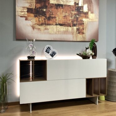 Madia WALLOVER Madia WALLOVER