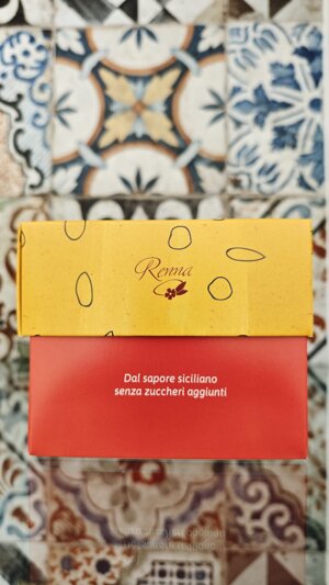 scatola-torroncini-alle-mandorle-da-250gr-o-500gr