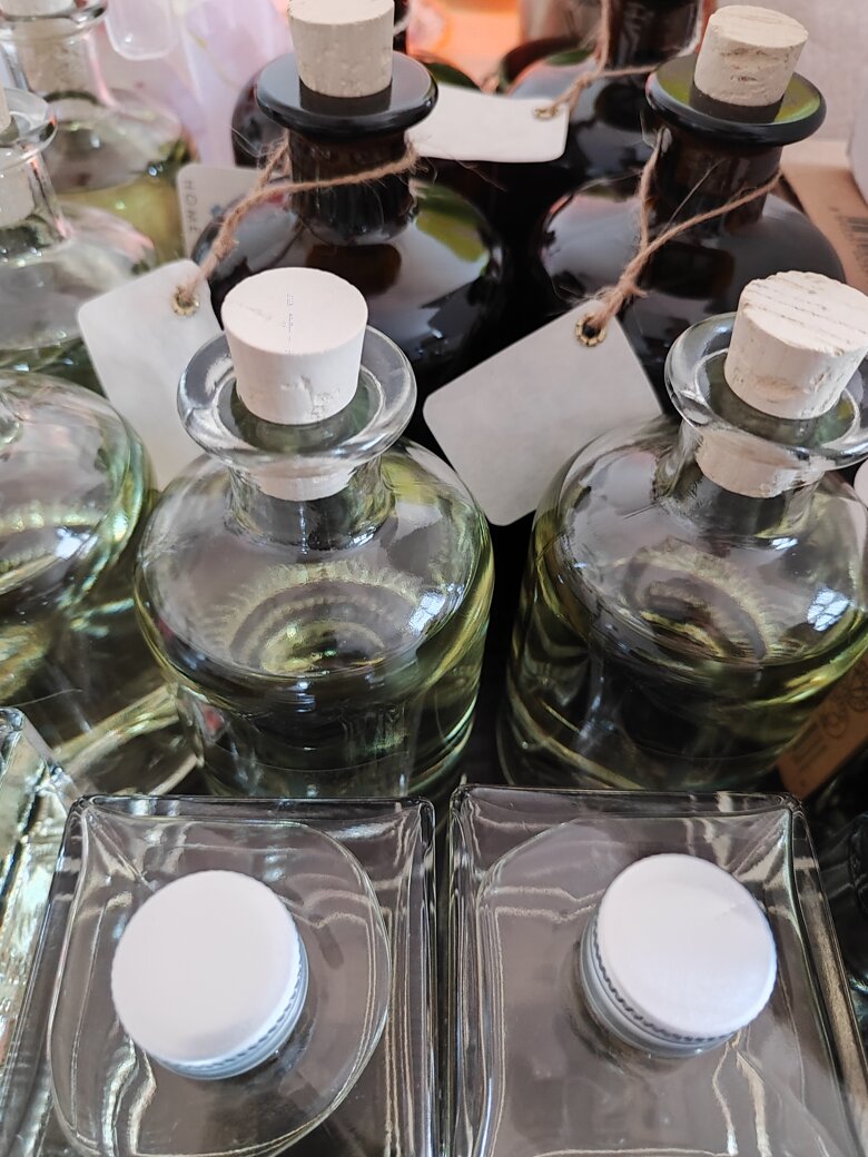 Profumatori a base naturale e essenze certificate vegan cruelty free in bottiglie stile pharma