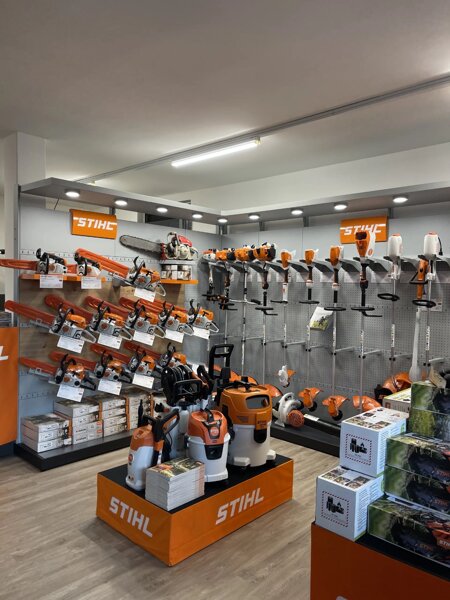 negozio dedicato alla vendita articoli Stihl negozio dedicato alla vendita articoli Stihl