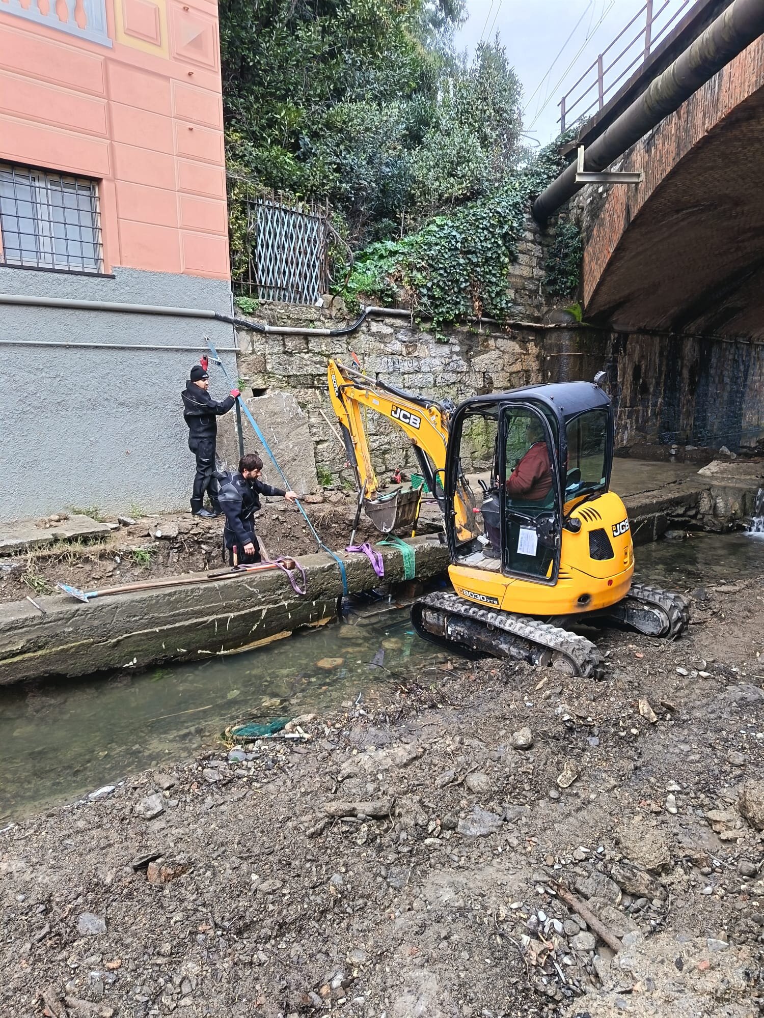 rifacimento-cordolo-committente-privato---condominio-via-avenaggi--.jpeg