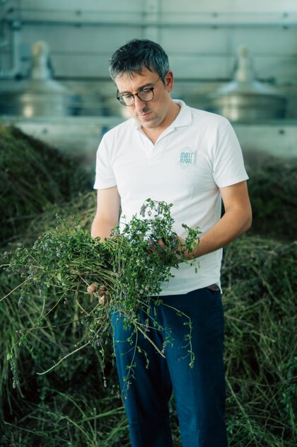 1ee4a51f-7443-4809-801c-47453cff86ef