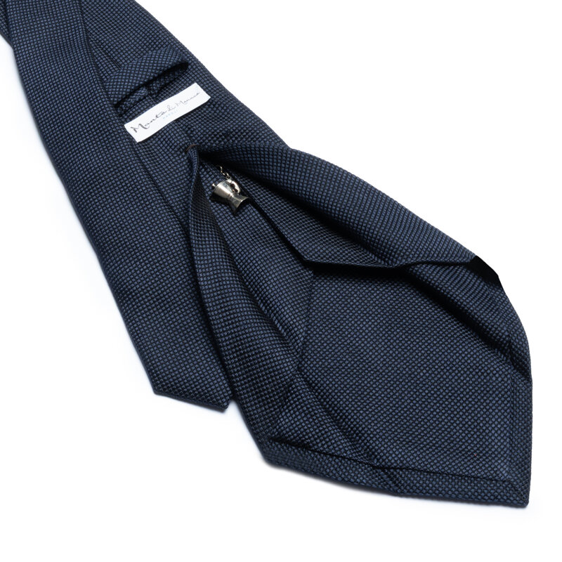 cravatta-7-pieghe-mokina-in-seta-jacquard-blu