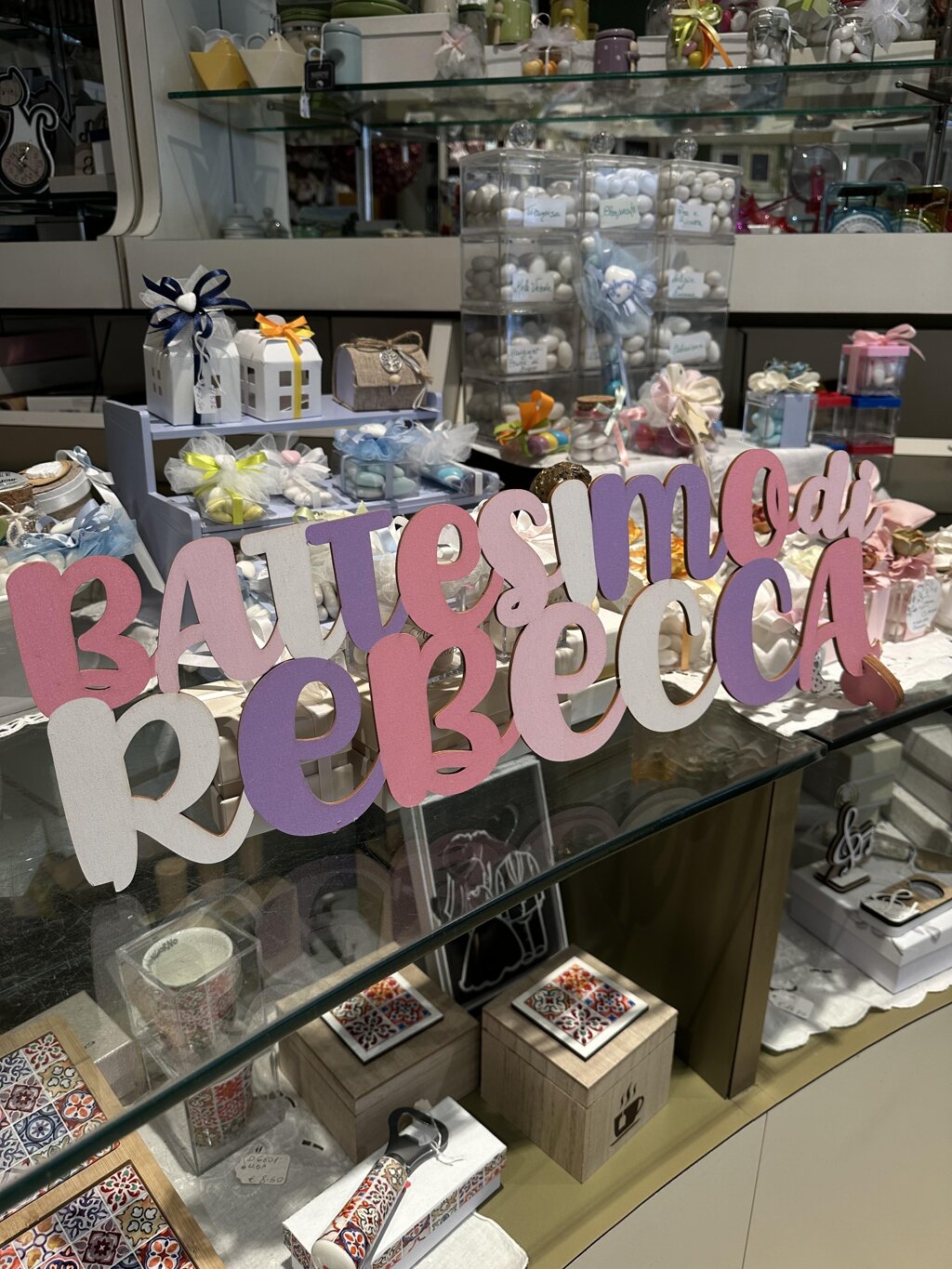 Da La Novia trovate tantissime idee regalo. Da La Novia trovate tantissime idee regalo.