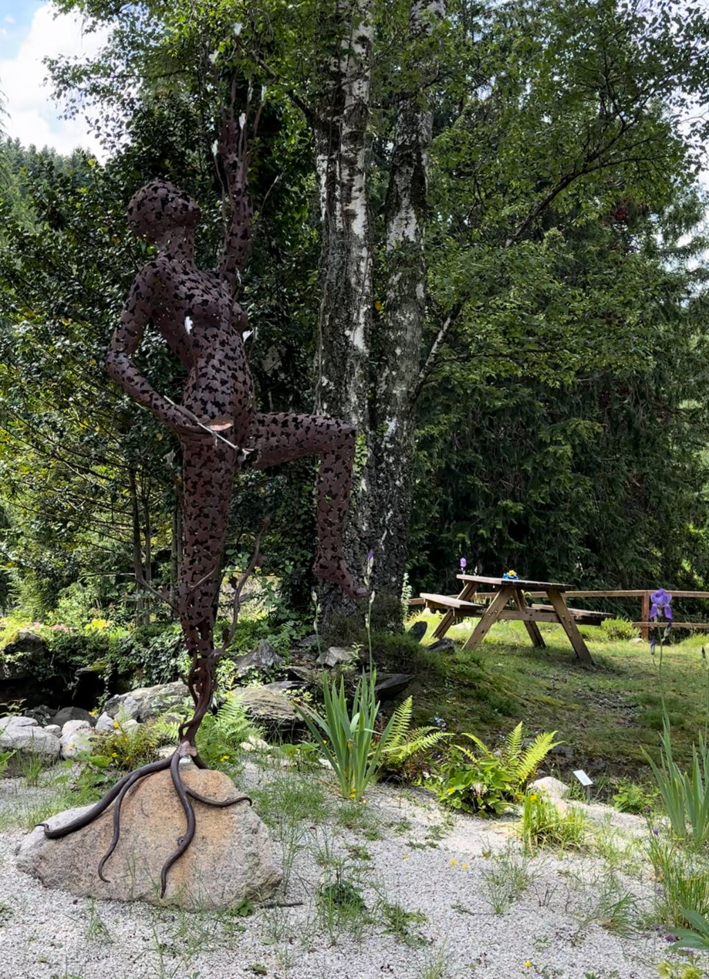 Scultura Aeternitas presente presso ALPINIA Scultura Aeternitas presente presso ALPINIA