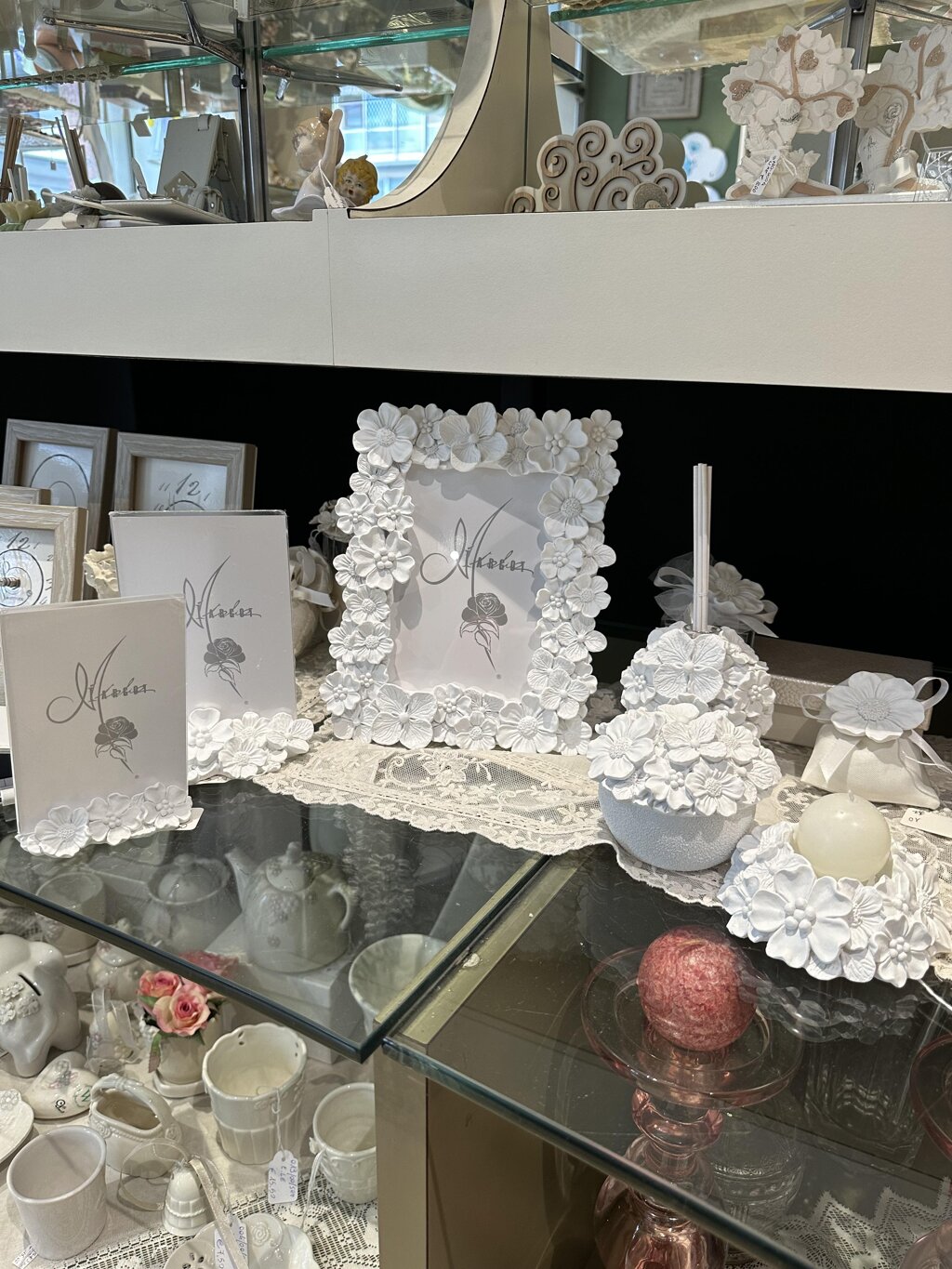 Da La Novia trovate tantissime idee regalo. Da La Novia trovate tantissime idee regalo.