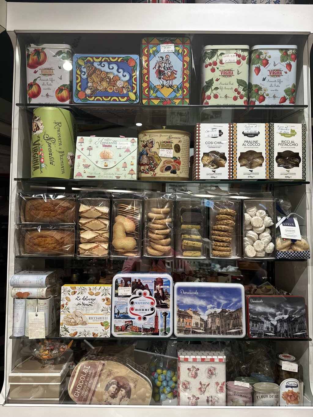 dolcetti in scatola... dolcetti in scatola...