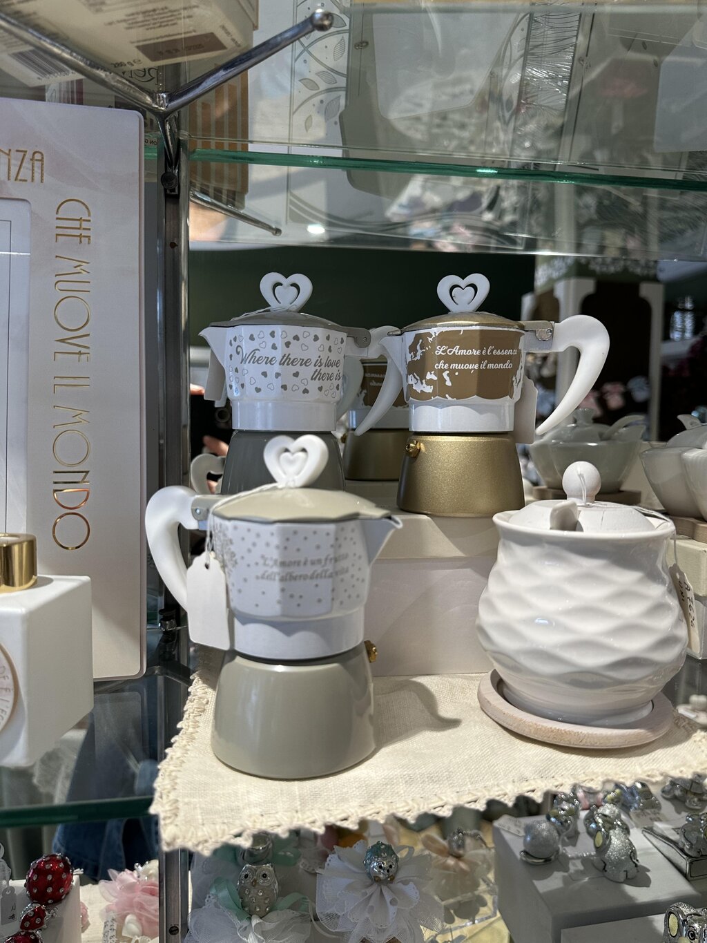 Da La Novia trovate tantissime idee regalo. Da La Novia trovate tantissime idee regalo.